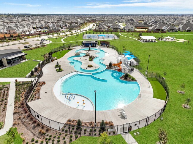 Building Photo - 153 Aurora Spgs Dr