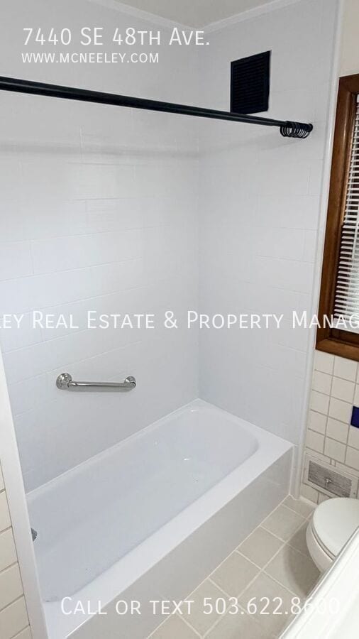 Building Photo - 7440 SE 48th Av