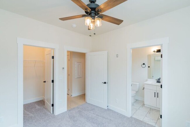 Building Photo - 745 N Market St