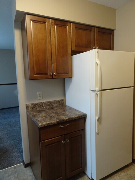 Building Photo - 404 Plaza Heights Rd