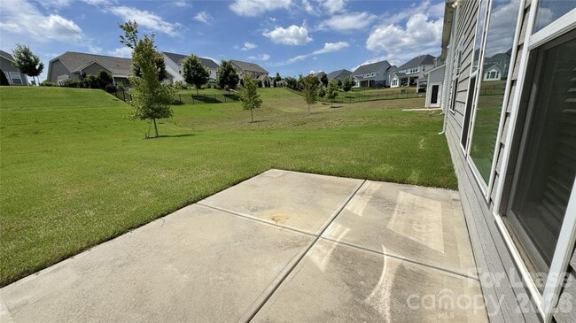 Building Photo - 1135 Overlake Dr