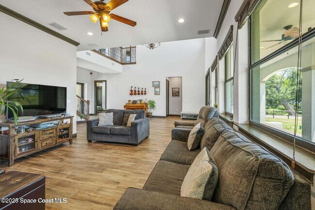 Building Photo - 6725 S Tropical Trail