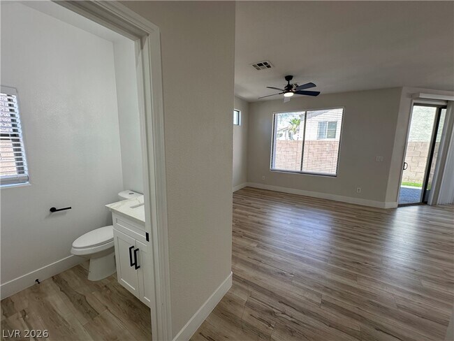 Building Photo - 10004 Bonterra Ave
