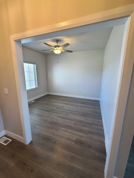 Building Photo - 2156 W War Admiral Ln
