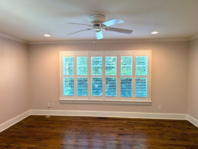 Building Photo - Plaza Midwood, Luxury 4 Bedroom/4 Bathroom Home!