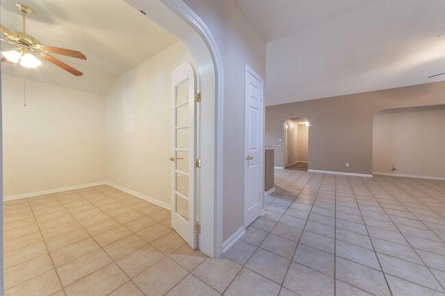 Building Photo - 5601 Lomita Verde Cir