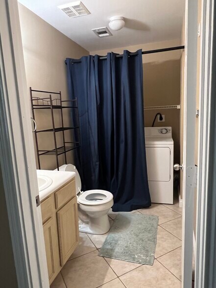 Building Photo - 1517 Regency Rd