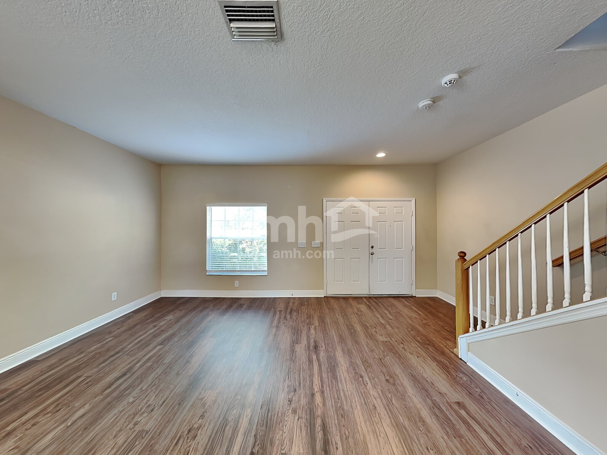 Building Photo - 11177 Creek Haven Dr