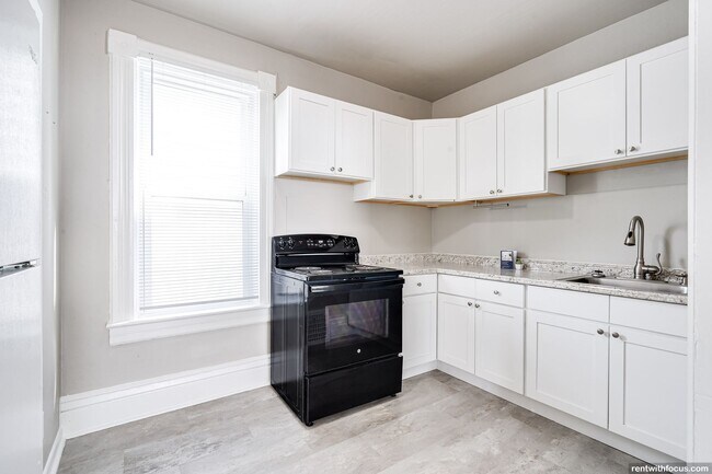 Primary Photo - 1201 Michigan St