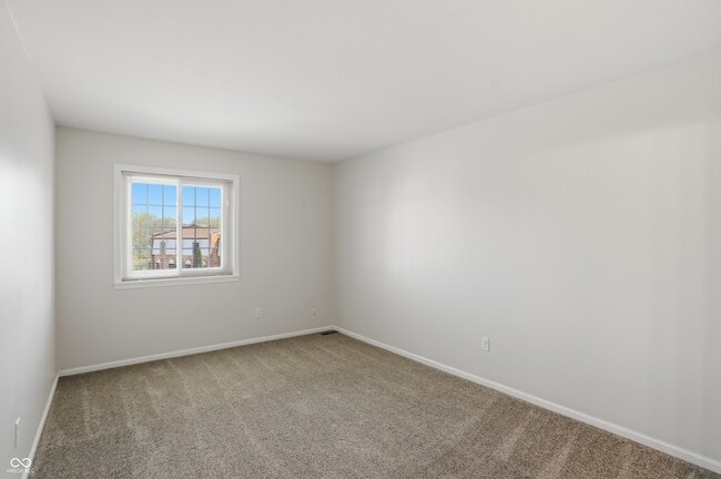 Building Photo - 4 Druid Hill Ct