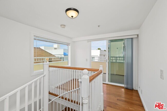 Building Photo - 25 Arcadia Ter