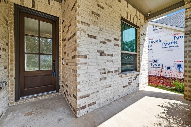 Building Photo - 10727 River Walk Dr