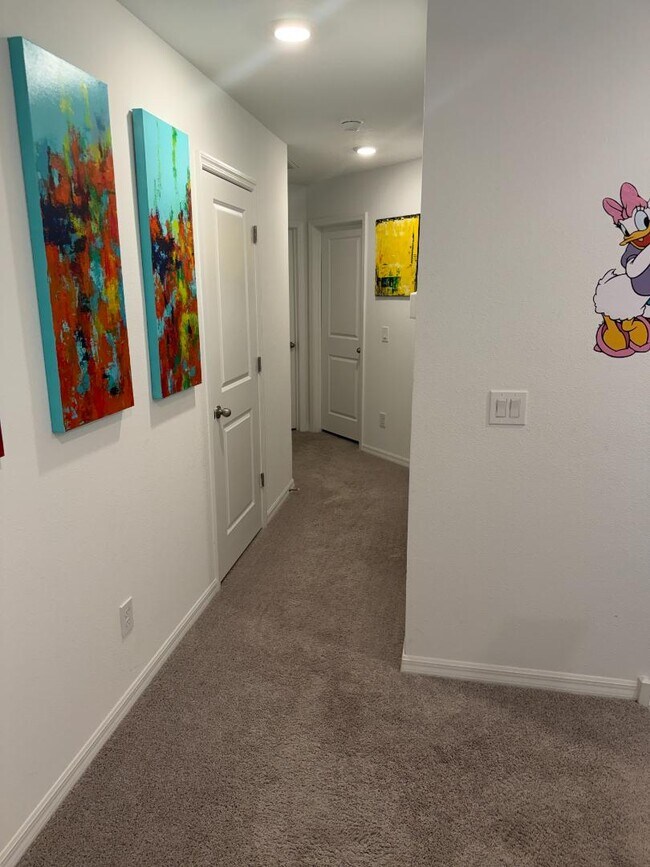 Building Photo - 1553 Discovery St