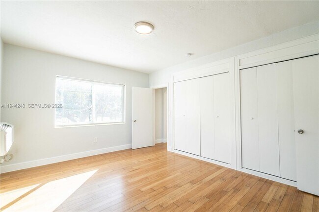 Building Photo - 7301 Carlyle Ave