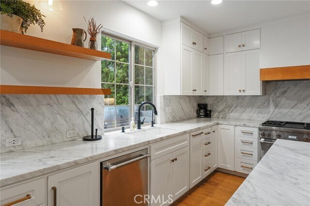 Building Photo - 1 Calle Saltamontes