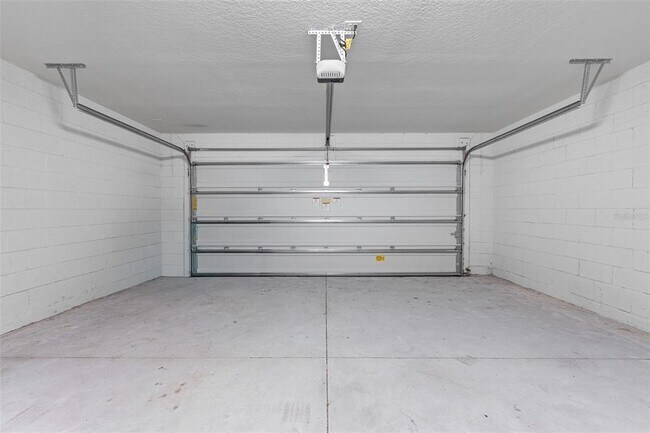 Building Photo - 1557 Venice Ln