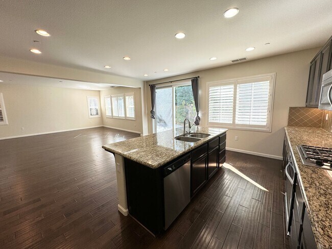 Building Photo - Perfect Shape Single Family Home in Dublin Hills