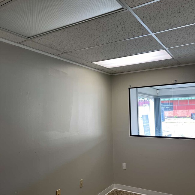 Building Photo - 316 N Mission St