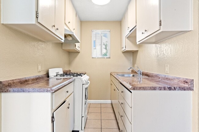 Building Photo - Modern Hayward Studio: Private Cottage wit...