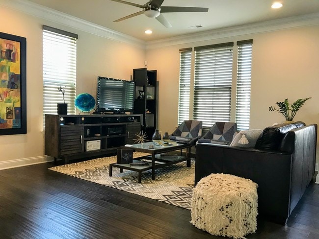 Spacious living area - 11275 Bryton Pkwy