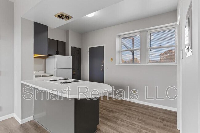 Building Photo - 1642 S 39th St