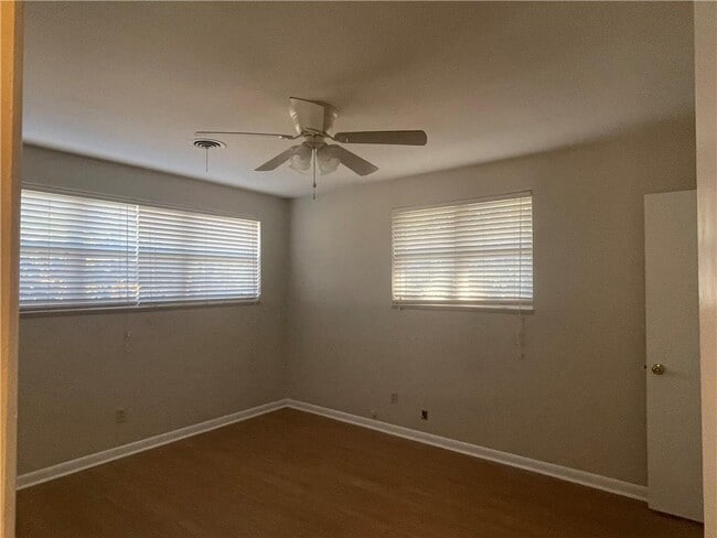 Building Photo - 205 Cater St