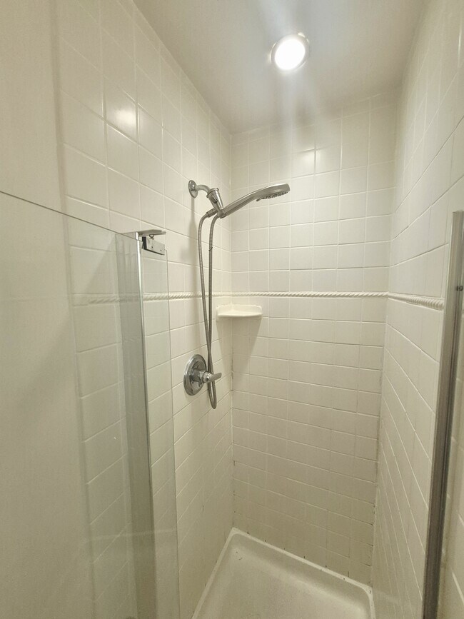 Building Photo - 2404 Barracks Ct
