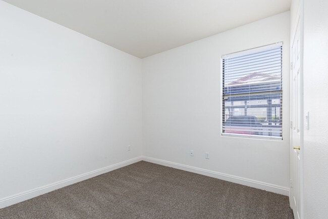 Building Photo - 8000 W Badura Ave