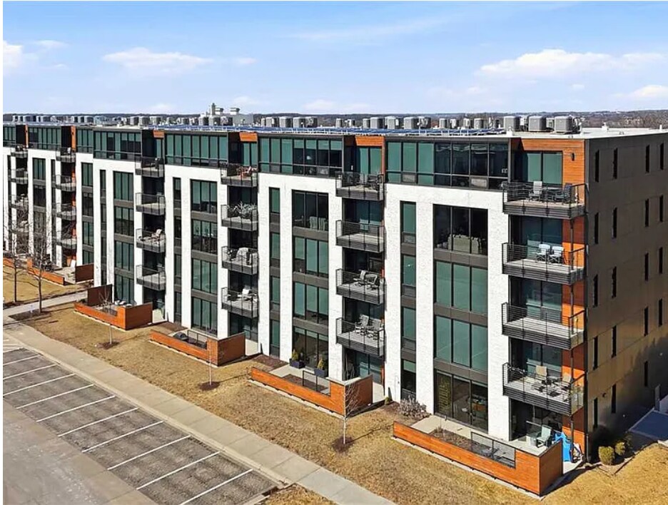 Building Photo - 1 University Way