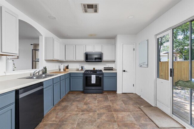 Building Photo - 8904 Kimono Ridge Dr