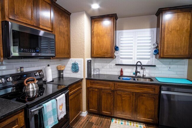 Building Photo - 5323 Dannelly Field