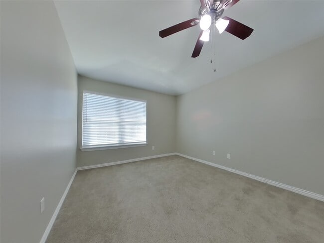 Building Photo - 6128 Silver Leaf Dr