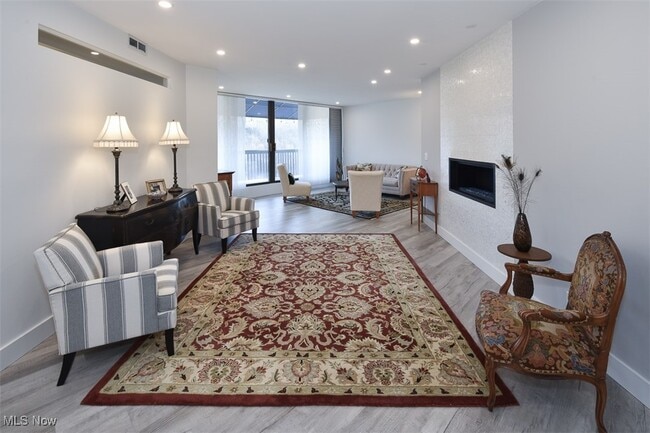 Building Photo - 19000 Lake Rd