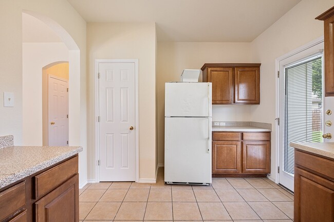 Building Photo - Spacious 4 Bedroom, 2 Bath Single-Story Home in Manor