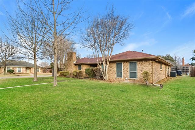 Building Photo - 701 Willow Brook Dr