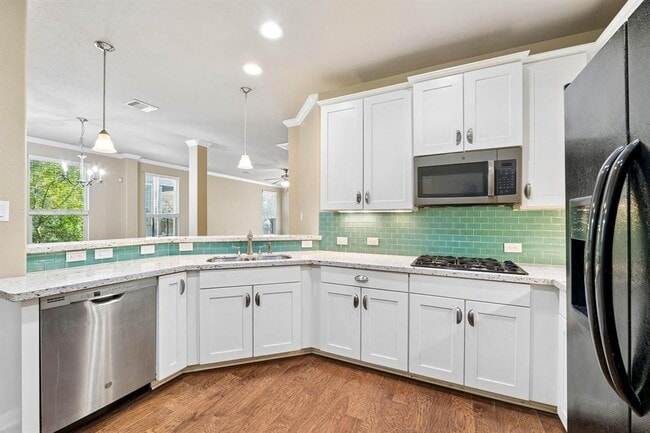 Building Photo - 501 S Meadowlark St