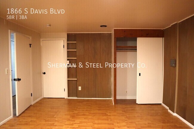 Building Photo - 1866 S Davis Blvd