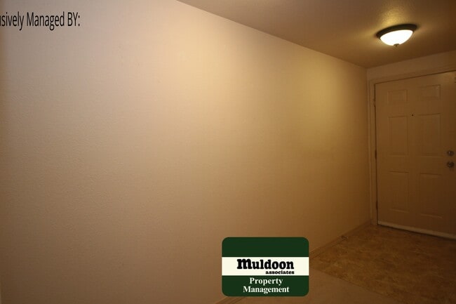 Building Photo - Coming soon! Nice Three Bedroom Condo in Bear Creek!