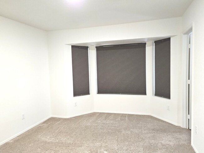 Building Photo - 4 bedroom rental for Lease