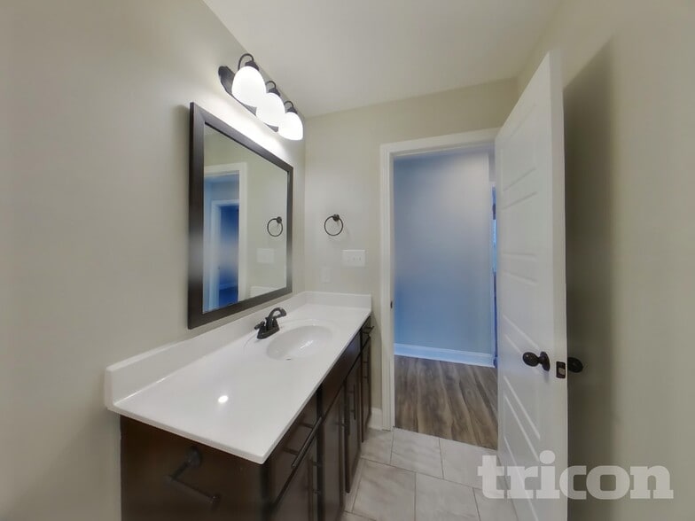 Building Photo - 2945 Lancelot Ln