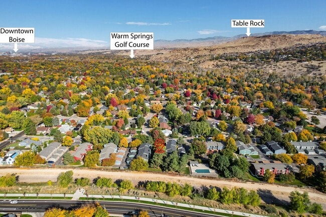Building Photo - Charming 2bd/1.5ba SE Boise Townhome w/Pool