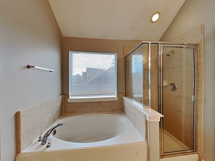 Building Photo - 24914 Mason Trail Dr