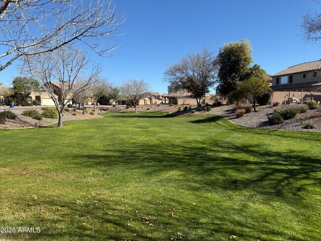 Building Photo - 3663 E Sparrow Pl