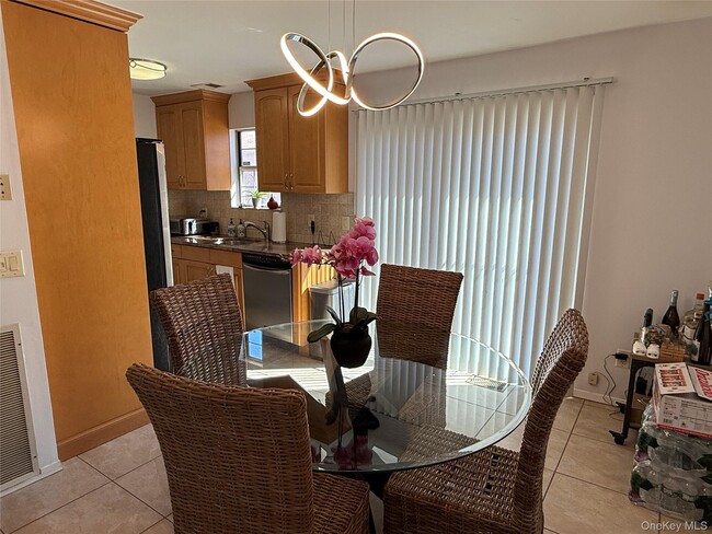 Building Photo - 12 Paine Commons