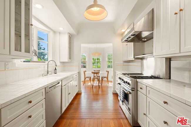Building Photo - 2150 Moreno Dr