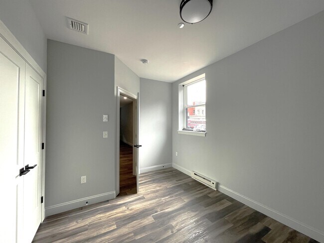 Building Photo - 25 Lowell St