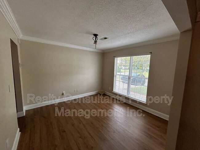 Building Photo - 600 Summerwalk Rd