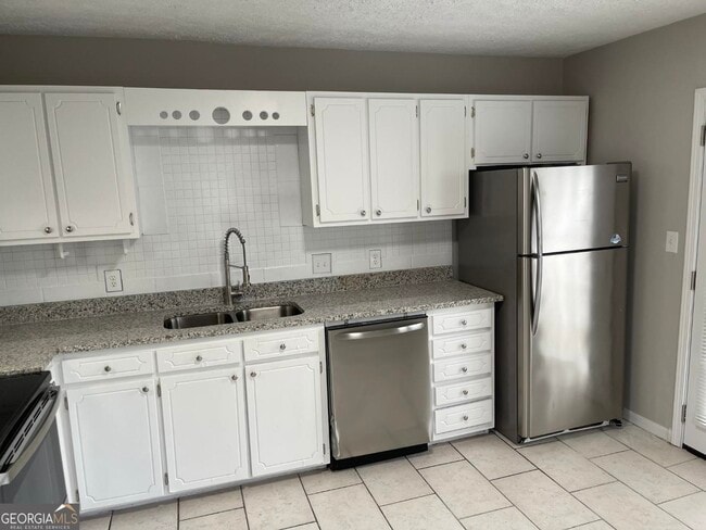 Building Photo - 859 Park Pl NE