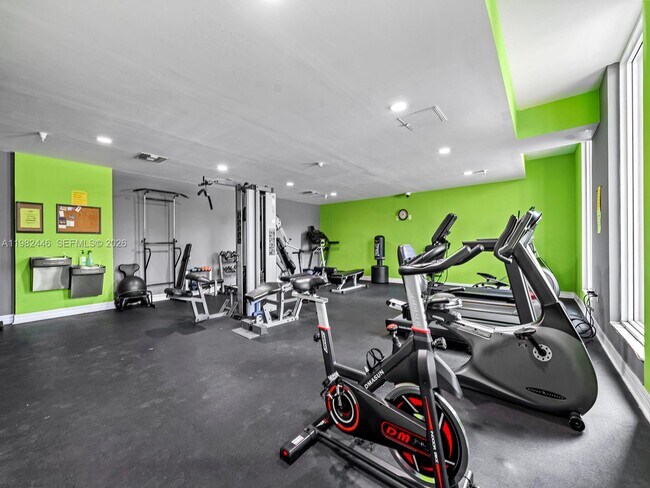 Building Photo - 215 SW 42nd Ave