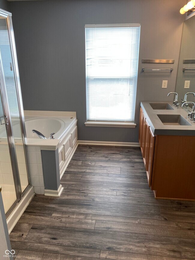 Building Photo - 14227 Autumn Woods Dr